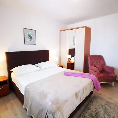 And With Parking Space - 6767 Makarska