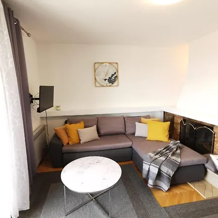 Guest house And With Parking Space - 6767