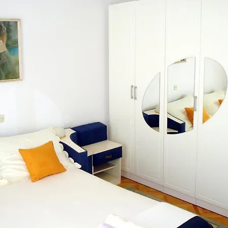 And With Parking Space - 6767 3* Makarska